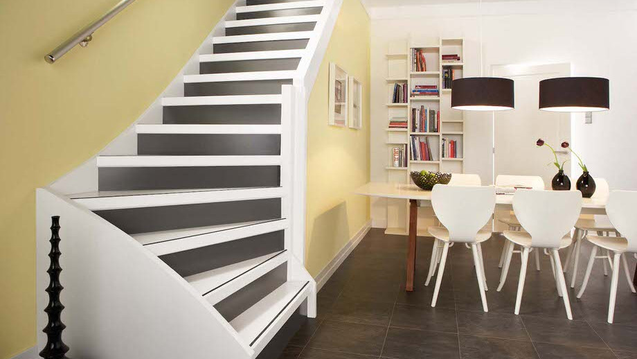 slide05-SF_TRAPRENOVATIE_WOONKAMER